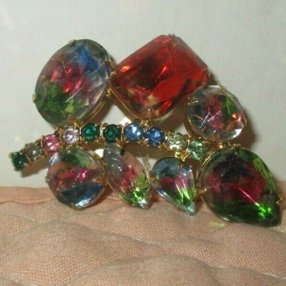 VINTAGE Gemstone Brooch Indulge in the sparkling magic of a rainbow with this